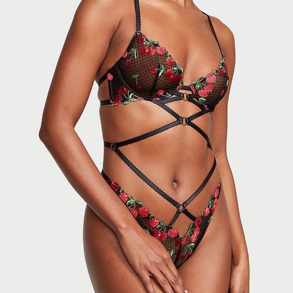 CLEARANCE $99 Victoria’s Secret Very Sexy Embroidery Teddy Large - Picture 1 of 5